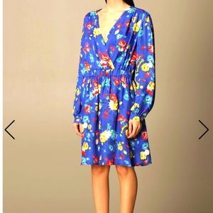 Very beautiful designer dress brilliant 👏 👌